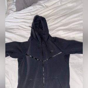 Men’s Nike Tech Fleece Size L